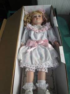 lot 129 image: Vintage show stoppers limited editi...