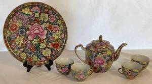 lot 22 image: Thousand Flowers Porcelain Chinese Tea Set - 6 Pieces