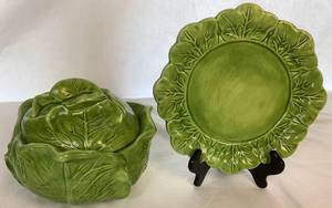 lot 44 image: Vintage Holland Mold Cabbage - Small Lidded Tureen (6.5H) and Plate (8.5)