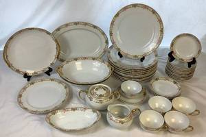 lot 15 image: Antique Noritake China Set - Carmen Pattern - Made in Japan