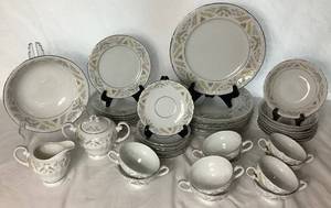lot 48 image: Set of Fine China - Joanne Pattern - Made in Japan