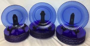 lot 117 image: Cobalt Blue Dinnerware Set - Service for 12 (Includes 9 Dinner Plate, 8.75 Shallow Salad Bowl, 7.5 Plate)