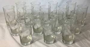 lot 138 image: Set of 16 Vintage Anchor Hocking Cubist Pattern Etched 5.5 Tumblers