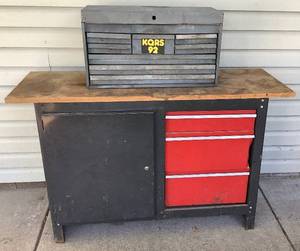lot 173 image: Vintage 8 Drawer with Top Storage Tool Chest and 3 Drawer Table Top Tool Cabinet with Side Storage Compartment