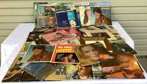 lot 222 image: Large Collection of Country Music Albums