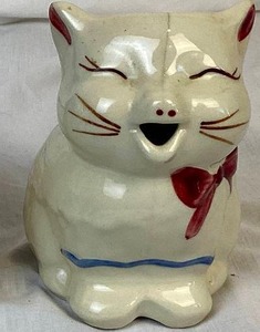 lot 241 image: Vintage Shawnee Pottery Puss n Boots Cat Creamer
