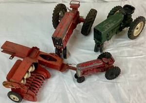 lot 67 image: Vintage Metal Tru Scale and Hubley Tractors & Hay Baler