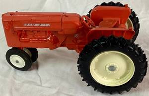 lot 70 image: Scale Models 116 Allis-Chalmers D-17 Series Vintage Toy Tractor