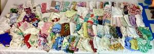 lot 264 image: Vintage Collection of Handkerchiefs with lace, embroidery and floral details