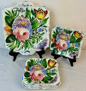 lot 147 image: Vintage Hand Painted Nove Rose Floral Majolica Italian 12 Platter and 4- 7 Salad Plates