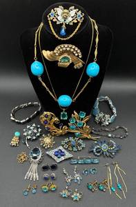 lot 247 image: Assortment of Vintage Blue Accented Brooches, Necklaces, Earrings and Bracelets