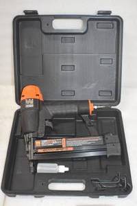 lot 14 image: WEN 61722K 18-Gauge 2-in-1 Pneumatic 2-Inch Brad Nailer and 14-Inch Crown Stapler