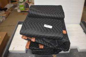 lot 40 image: Moving Blankets