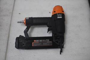 lot 47 image: WEN 61721 18-Gauge 38-Inch to 2-Inch Pneumatic Brad Nailer
