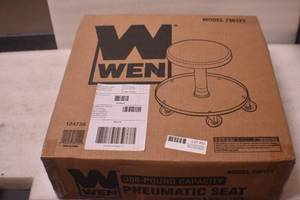 lot 52 image: WEN 73012T 300-Pound Capacity Pneumatic Rolling Mechanic Stool