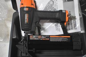 lot 53 image: WEN 61741K 4-in-1 18-Gauge Pneumatic Flooring Nailer and Stapler