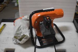 lot 69 image: WEN DC3401 5.7-Amp 660 CFM Rolling Dust Collector with 12-Gallon Bag and Optional Wall Mount