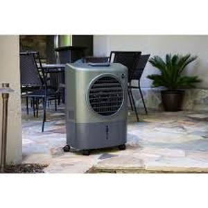 lot 12 image: Hessaire 1,300 CFM 2-Speed Portable Evaporative Cooler (Swamp Cooler) for 500 sq. ft. in Green    Customer Returns See Pictures