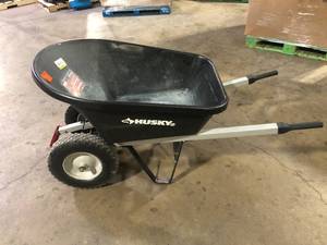 lot 5 image: Wheel Barrow   Customer Returns See Pictures