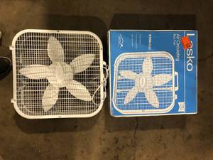 lot 55 image: Lot of Box Fans Customer Returns See Pictures