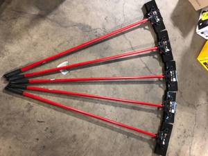 lot 57 image: Lot of Libman 13.5 in. High Power Extra-Large Heavy-Duty Floor Scrub Brush with Swiveling Head and Steel Handle (May be Bent on Lower Post) Customer Returns See Pictures