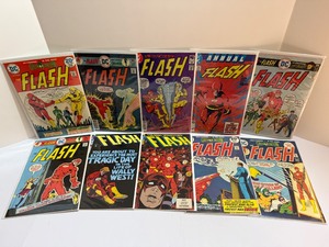 lot 23 image: VINTAGE DC Comics The Flash Collection (10 Issues) - Bronze Age &amp Modern - Wally West, Barry Allen, Reverse-Flash, Green Lantern. &nbspAll comic books are bagged and boarded.