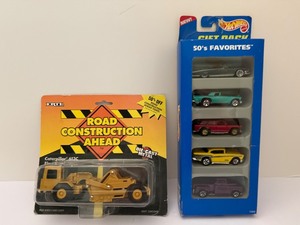 lot 157 image: Vintage Die-Cast Vehicle Collectors Lot&nbspERTL Caterpillar&nbsp&amp&nbspHot Wheels 50s Favorites&nbsp(2 New Items)