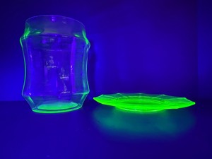 lot 199 image: VTG 1920s-40s Green Depression Uranium Glass &nbspCanister Jar and Plate.