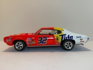 lot 148 image: RARE ERTL American Muscle 1969 Pontiac GTO Ricky Craven #32 Tide 118 Scale Diecast NASCAR