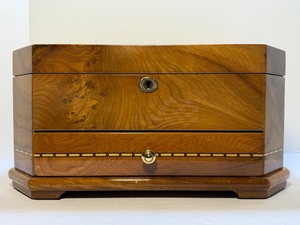 lot 217 image: High-End Tizo Design Italian Polished Burl Wood Octagonal Jewelry Box w Drawer