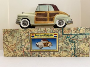 lot 100 image: RARE Muscle Machines 118 Scale 1950 Ford Woody Wagon Green Die-Cast Car Custom Hot Rod