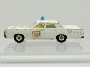 lot 208 image: Vintage 1968 Matchbox Lesney No. 55D Mercury Park Lane Police Car White Blue Light