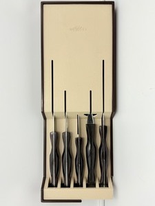 lot 76 image: VINTAGE CUTCO 5-Pc Knife Set with Original Brown Plastic Wall MountDrawer Holder - DAMAGED HOLDER