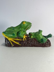 lot 141 image: Vintage Cast Iron Mechanical Two Frogs Coin Bank