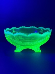 Rare Antique EAPG Greentown "Dewey" Vaseline Glass Master Berry Bowl (c. 1898) - Glows!