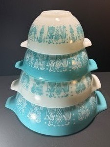 RARE &amp; HIGHLY COLLECTIBLE VINTAGE PYREX: Complete set of four Turquoise "Amish Butterprint" Cinderella Mixing Bowl Set (1957-1968)