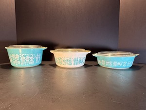 lot 121 image: RARE Vintage Pyrex Amish Butterprint Casserole Set (3pc) with Lids