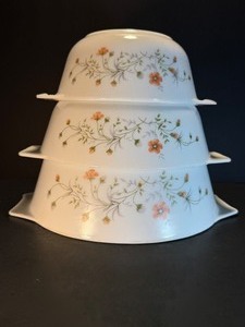 lot 135 image: Vintage Pyrex England Emily Spring Garden Floral Casserole Dish Set (Set of 3, No Lids)