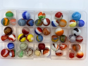 lot 188 image: Estate Find Huge Lot of Vintage Glass Marbles (Akro Agate, Peltier, Marble King styles) - Swirls, Cats Eyes, and More