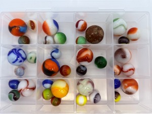 lot 220 image: Vintage Peltier Glass Co. National Line Rainbo (NLR) Marbles Collection
