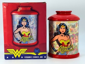 lot 231 image: RARE DC COMICS Wonder Woman Spoontiques Ceramic Cookie Jar 9.25 NIB  Collectors Item