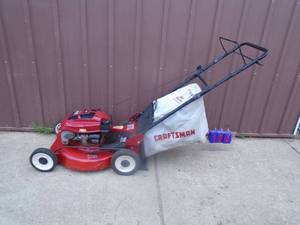 lot 104 image: Craftsman 6.75 self propelled with bag. Lightly used. Tested & works. As shown.