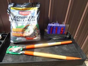 lot 115 image: Insect killer & pruning shears. As shown.