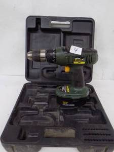 lot 4 image: 18 volt 12 Drill with battery, Black & Decker Quantum Pro