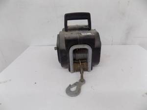lot 14 image: Haul Master 3000lb, 12 volt winch,  No Cable remote