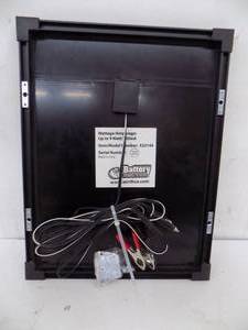 lot 40 image: Solar Panel 13 x 17