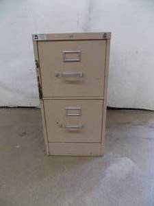 lot 42 image: Hon 2 Drawer File Cabinet