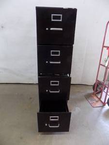 lot 44 image: Hon 2 Drawer File Cabinet