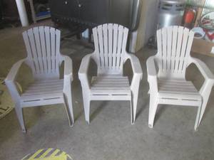 lot 8 image: (EC1) 3 Kid Size Plastic Adirondack...