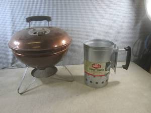 lot 10 image: (BSB) Weber 14 Smokey Joe Charcoal...